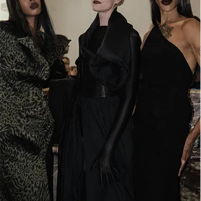 N°7 BACKSTAGE