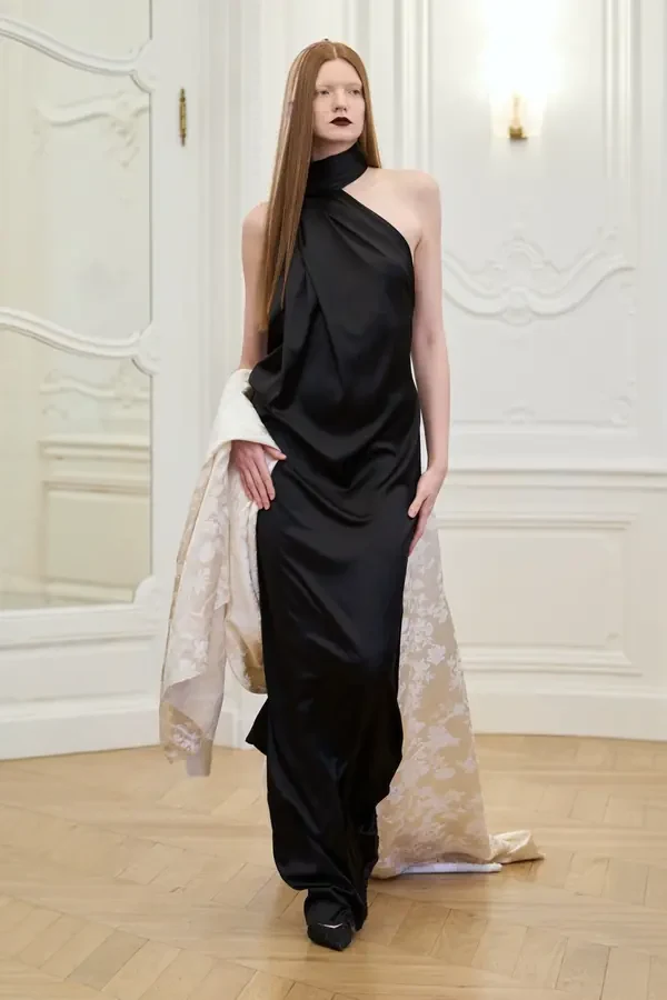 N°1 Peet Dullaert Fall/Winter 2026 Couture runway look
