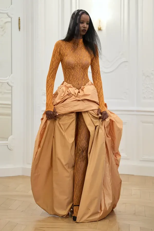 N°8 Peet Dullaert Fall/Winter 2026 Couture runway look