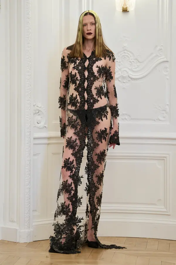 N°9 Peet Dullaert Fall/Winter 2026 Couture runway look
