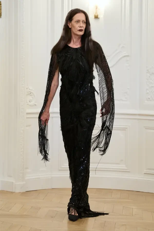 N°10 Peet Dullaert Fall/Winter 2026 Couture runway look