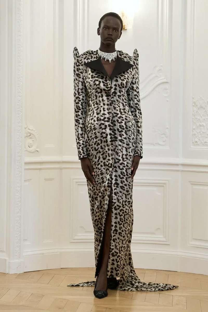 N°15 Peet Dullaert Fall/Winter 2026 Couture runway look
