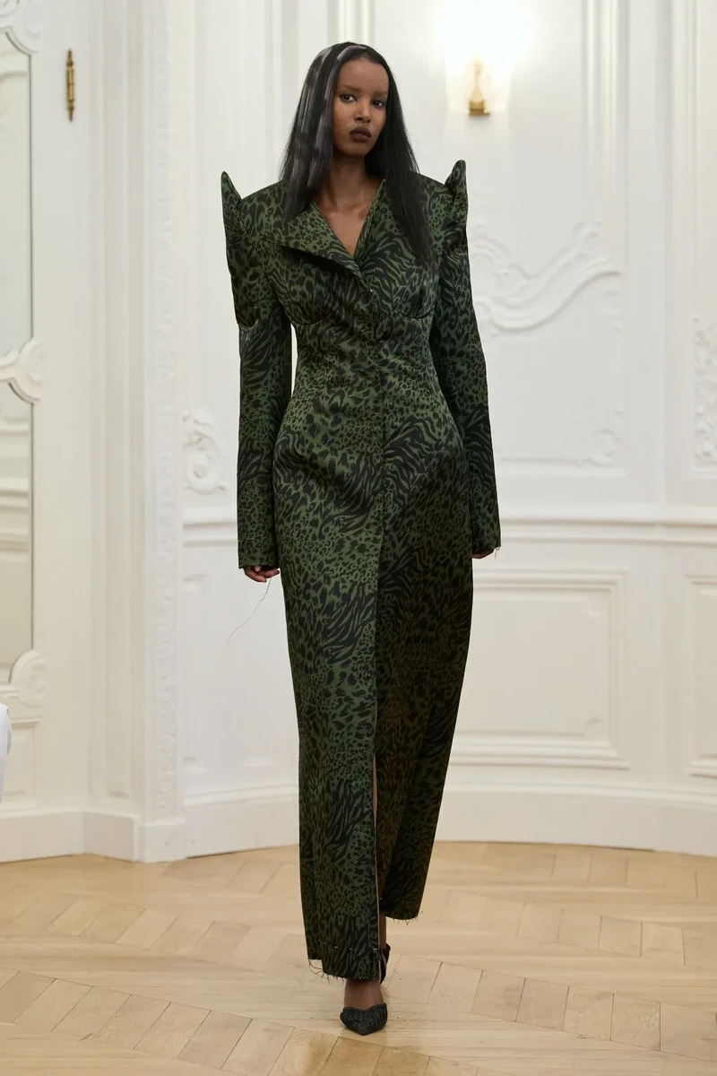 N°17 Peet Dullaert Fall/Winter 2026 Couture runway look