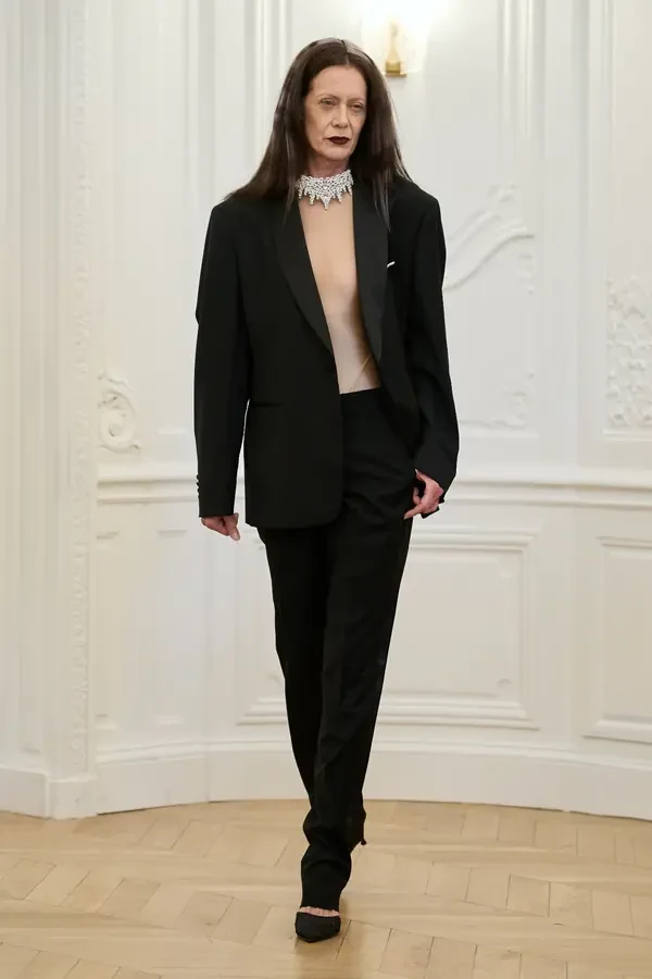 N°22 Peet Dullaert Fall/Winter 2026 Couture runway look