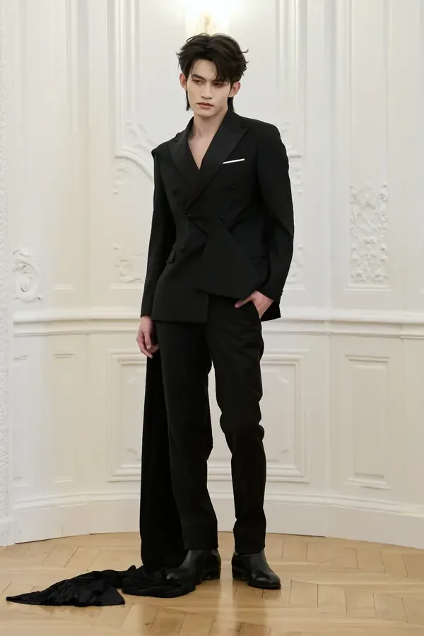 N°28 Peet Dullaert Fall/Winter 2026 Couture runway look