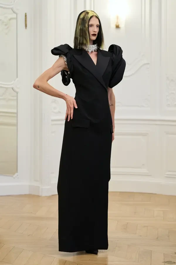 N°29 Peet Dullaert Fall/Winter 2026 Couture runway look
