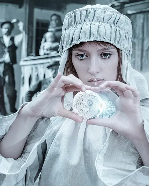 N°2 VERA KOMLIK - WHERE SILENCE SPEAKS: THE TIMELESS WORLD OF A BELARUSIAN DESIGNER