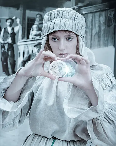 N°2 VERA KOMLIK - WHERE SILENCE SPEAKS:THE TIMELESS WORLD OF A BELARUSIAN DESIGNER