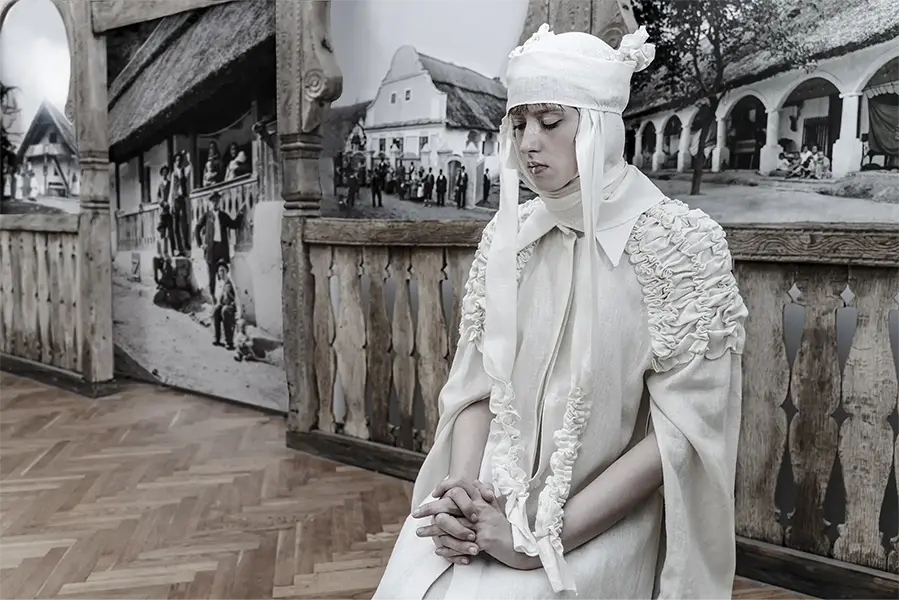 N°12 VERA KOMLIK - WHERE SILENCE SPEAKS:THE TIMELESS WORLD OF A BELARUSIAN DESIGNER