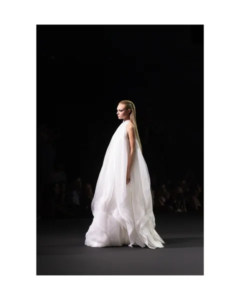 Look N°17 from the STÉPHANE ROLLAND Haute Couture Fall/Winter 2026–2027 collection.