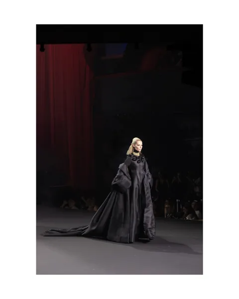Look N°32 from the STÉPHANE ROLLAND Haute Couture Fall/Winter 2026–2027 collection.