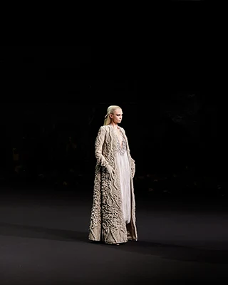 Look N°6 from the STÉPHANE ROLLAND Haute Couture Fall/Winter 2026–2027 collection during Paris Haute Couture Week.