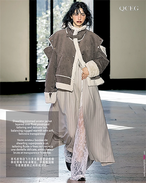 羊毛皮饰边飞行夹克叠搭流动感细条纹剪裁与轻盈蕾丝，在粗粝温暖与柔美透明之间形成对比。