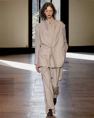 N°24 UJOH ANTITHESIS