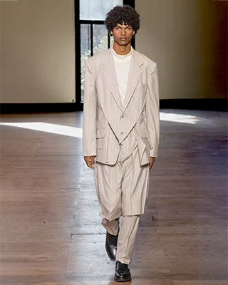 N°33 UJOH ANTITHESIS