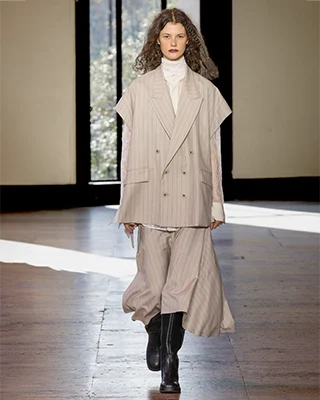 N°40 UJOH ANTITHESIS