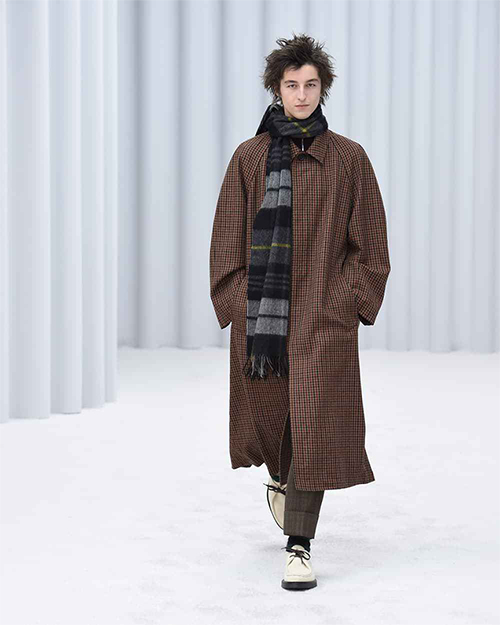 18 PAUL SMITH 2021 AUTUMN-WINTER MEN COLLECTION -  “New & Reixed Versions From Paul Smith Classics”