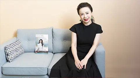 Look N°1 from Lu Jing - Soulful Ambassador of Chinese Musical Heritage 