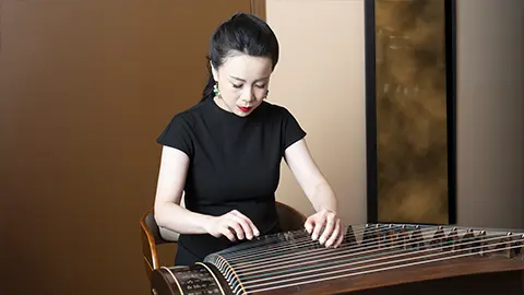 Look N°2 from Lu Jing - Soulful Ambassador of Chinese Musical Heritage