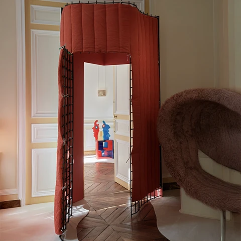 N°7 “TRÔNES 2” — The Seat of Power Reimagined