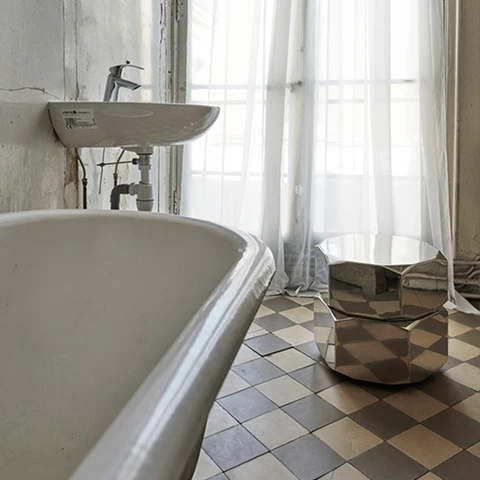 N°20 “TRÔNES 2” — The Seat of Power Reimagined