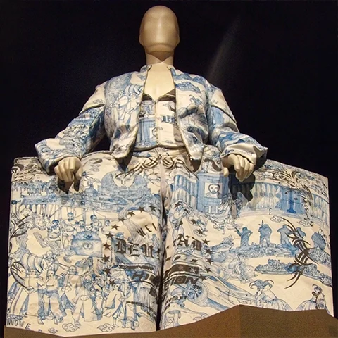 N°9 MARIE ANTOINETTE STYLE EXHIBITION