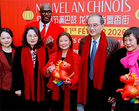 No. 3 — 当火马年庆典席卷香榭丽舍大街