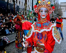 No. 26 — 当火马年庆典席卷香榭丽舍大街