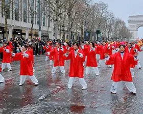 No. 36 — 当火马年庆典席卷香榭丽舍大街