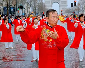 No. 38 — 当火马年庆典席卷香榭丽舍大街