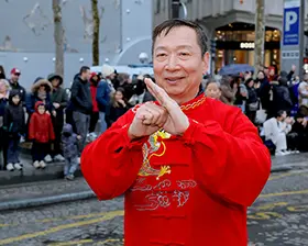 No. 40 — 当火马年庆典席卷香榭丽舍大街