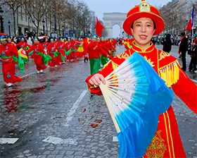 No. 49 — 当火马年庆典席卷香榭丽舍大街