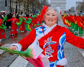 No. 50 — 当火马年庆典席卷香榭丽舍大街